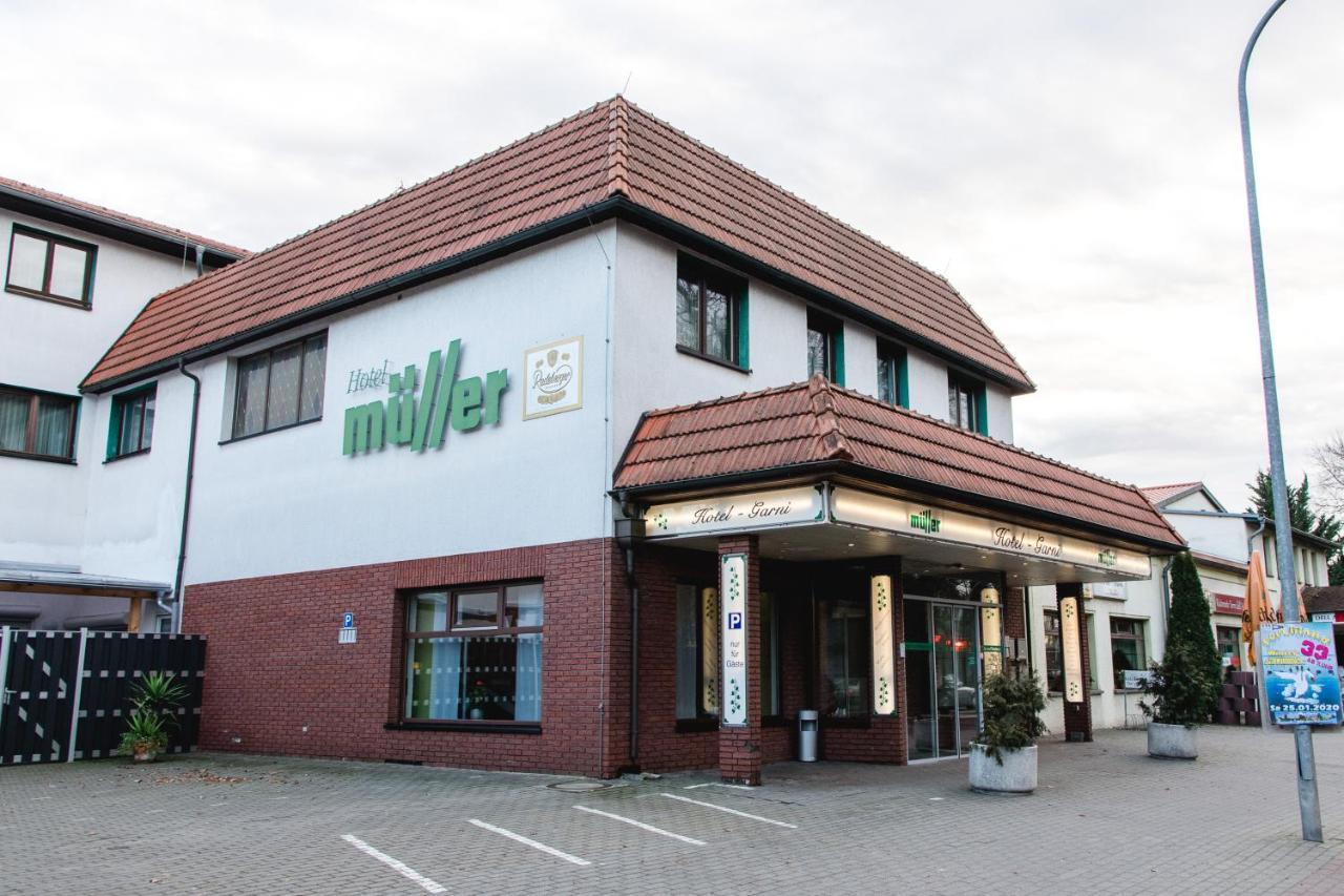 Hotel Mueller Genthin ภายนอก รูปภาพ