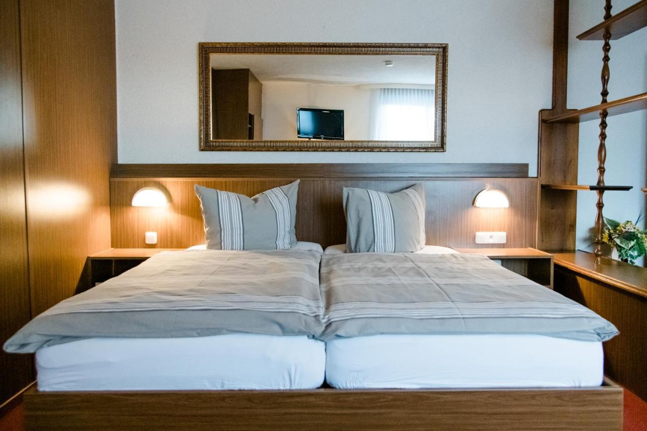 Hotel Mueller Genthin ภายนอก รูปภาพ